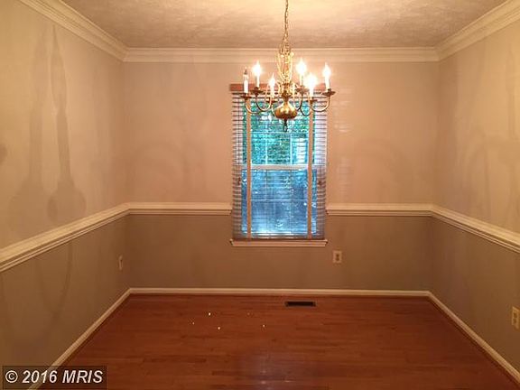 3rd image of 6923 Newberry Dr