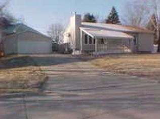 2014 Crescent Dr, Cedar Falls, IA 50613