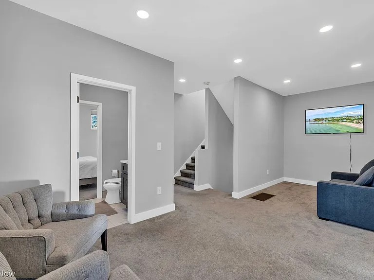 2702 Bridge Ave — Photo 30