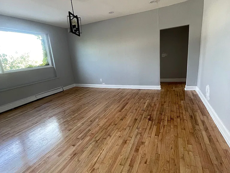 138-140 Clinton Ave #2R — Photo 3