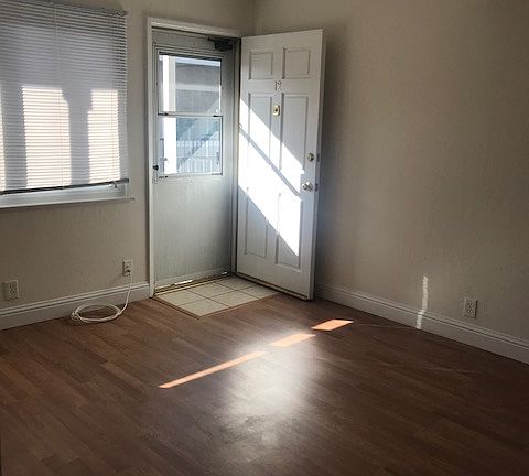 2nd image of 185 Duane St APT 12