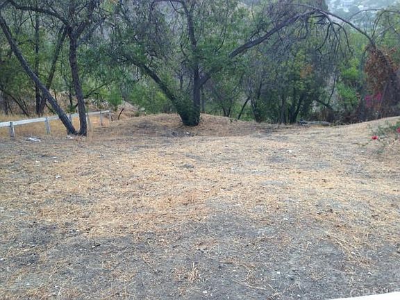 3rd image of 2836 Paradise Dr