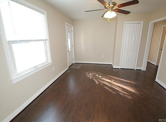 4th image of 3914 E Chatham Dr