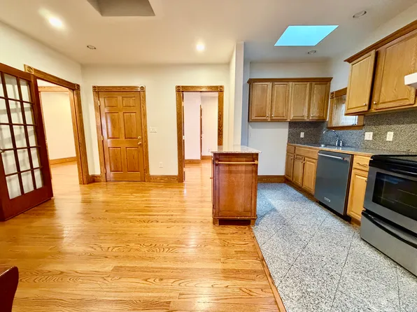 61 River St, Cambridge, MA 02139