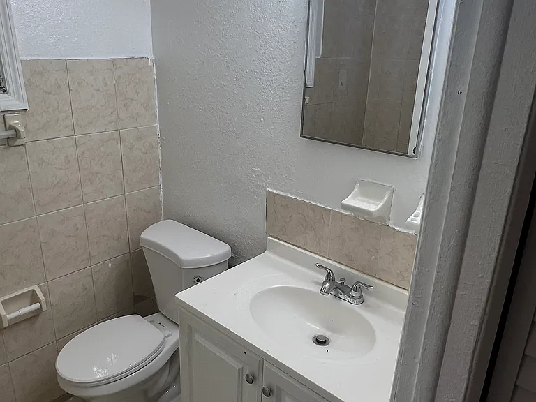 5906 S 81st St — Photo 29