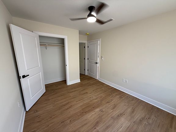 4th image of 688 Winslette Rd #2