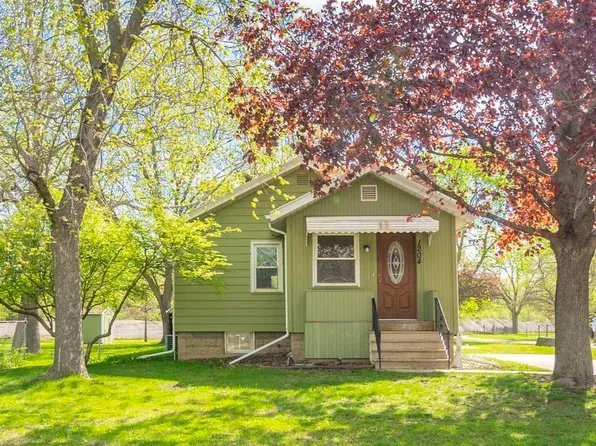 1204 Longfellow Ave, Waterloo, IA 50703