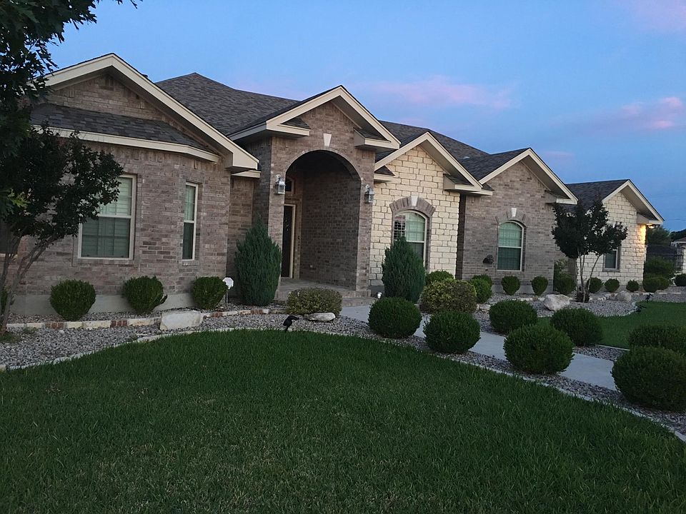 1st image of 303 Ceniza Ridge Dr