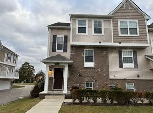 4651 Bradley Cir, Troy, MI 48085