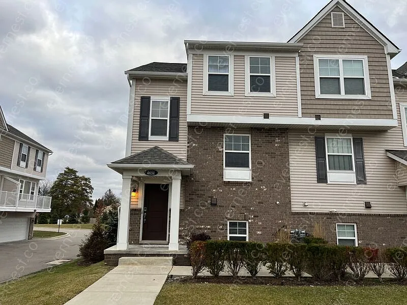 4651 Bradley Cir photo 1