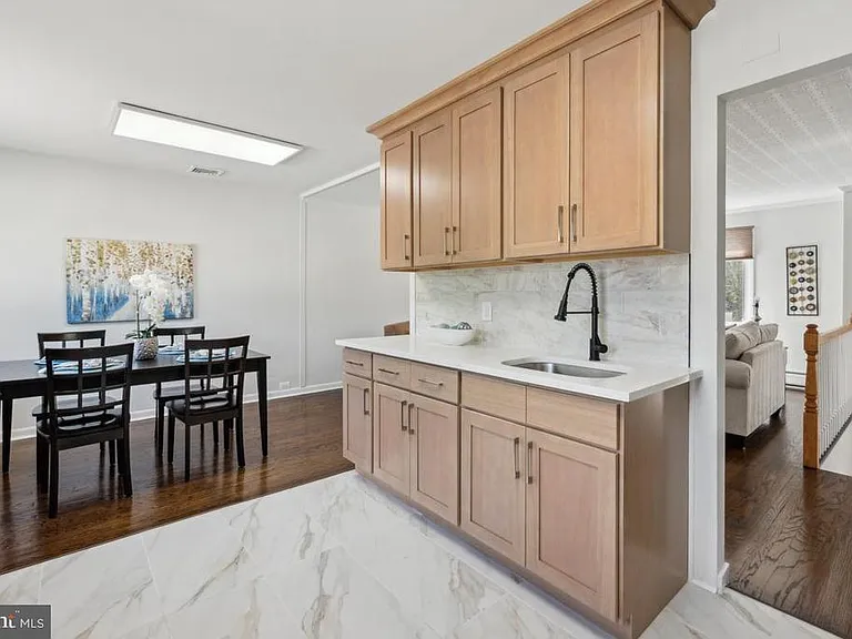 747 Hedy Ave — Photo 10
