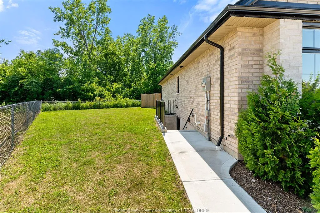 1 bed, 1200 sqft, $1,750 — Photo 2