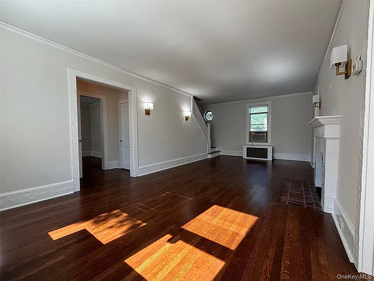 23 Perry Ave — Photo 7
