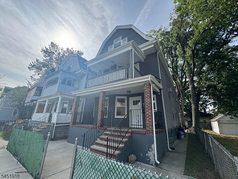 1st image of 285 Amherst St