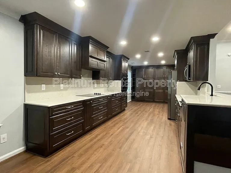 1745 Berry Ct — Photo 40
