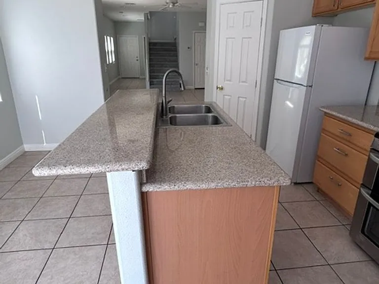 452 E Sunset Rd — Photo 40