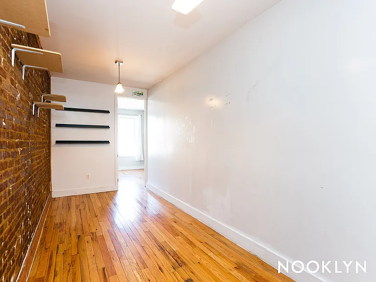 238 Irving Ave #3R — Photo 11
