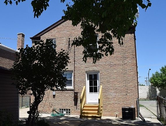 4th image of 7165 W Medill Ave