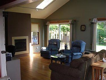3rd image of 49 Keswick Dr