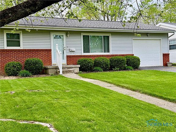 2nd image of 510 Rosewood Ave