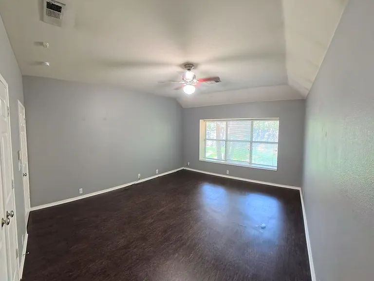 2029 Oak Manor Dr — Photo 10