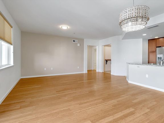 4th image of 809 Auzerais Ave Unit 420