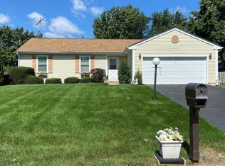 838 Plymouth Ln, Island Lake, IL 60042