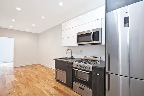 Rented by R New York | media 1