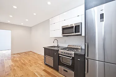 Rented by R New York