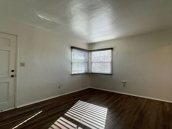 4th image of 125 Casa St
