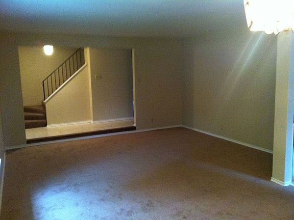 2nd image of 102 Shadywood Ln