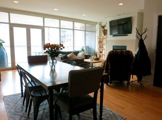 1006 W Monroe St APT 3, Chicago, IL 60607