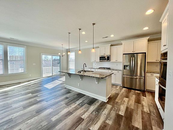 5th image of 134 Carolina Ash Ln