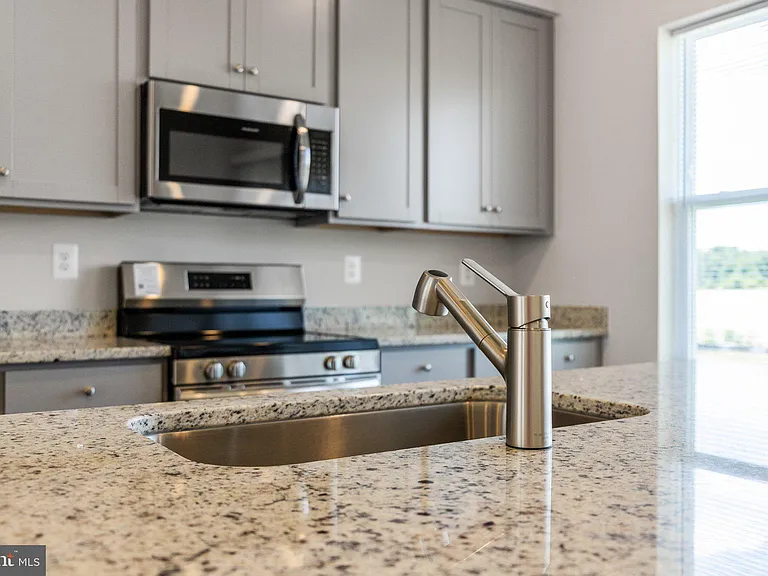 105 Milburn Dr — Photo 33