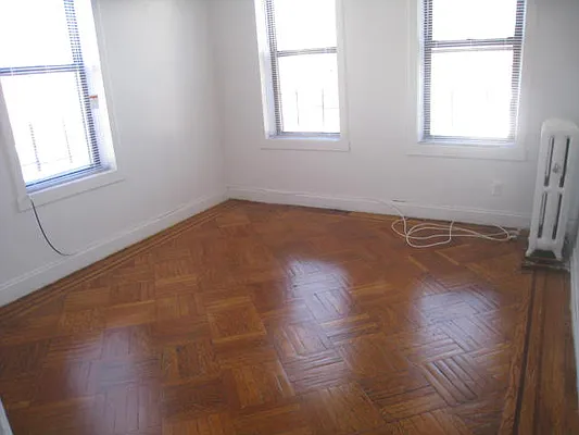 Rented by Alexiou Realty | media 10