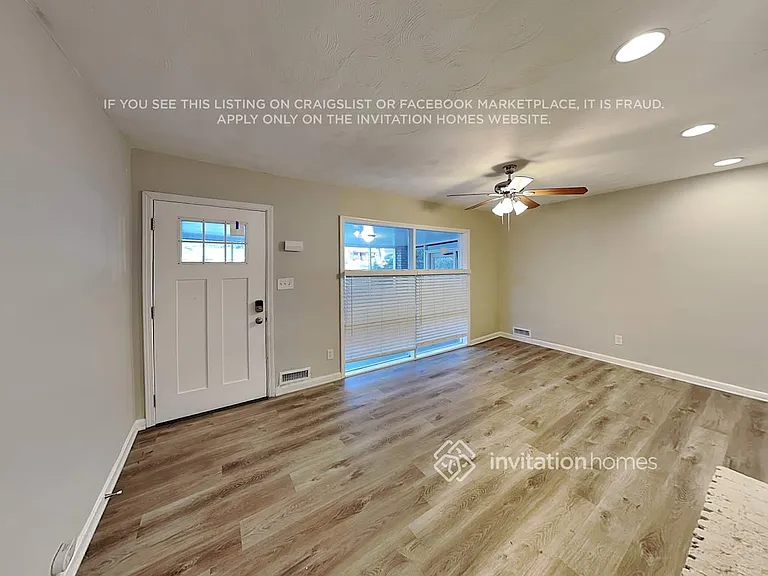 1921 Cindy Dr — Photo 3