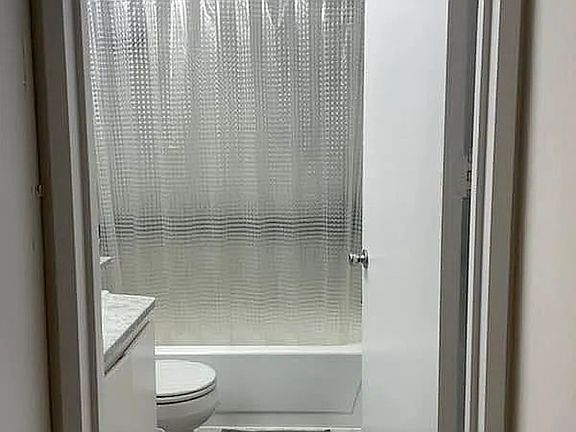 5th image of 500 W 43rd St APT 4E