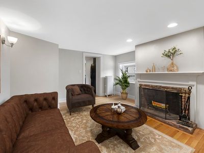 8 Brown St APT 4, Salem, MA, 01970