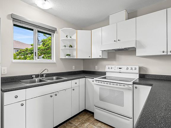 5th image of 2767 Muir Rd #303