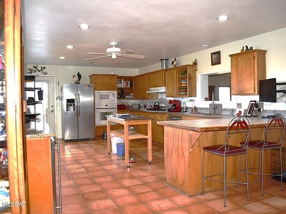 4th image of 3760 W Valley View Ln