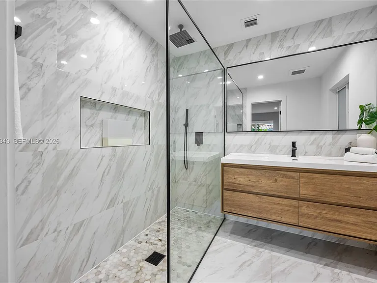 9008 Emerson Ave — Photo 18