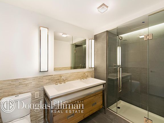 3rd image of 211 E 13th St #Penthouse 1