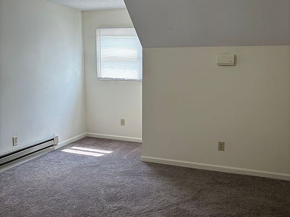 2nd image of 2858 Whitener St #B6