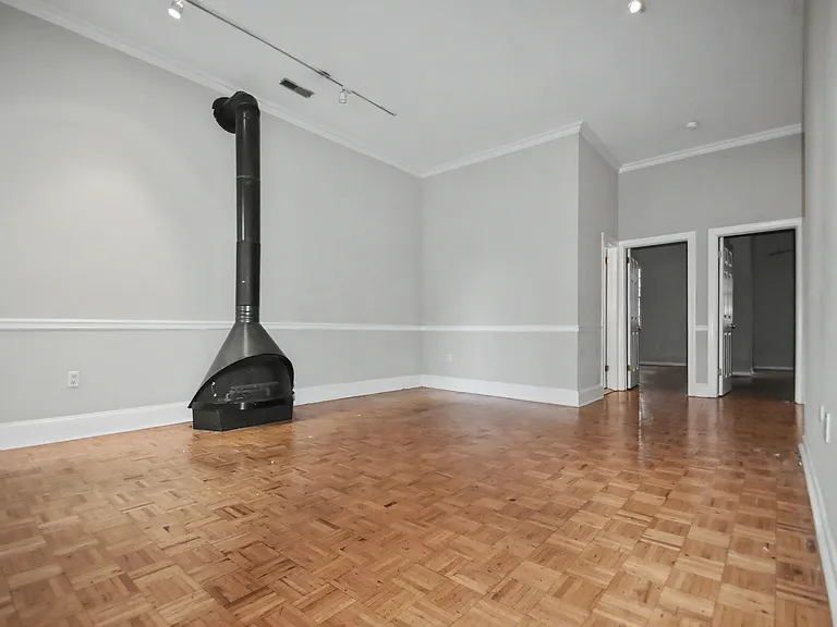 423 Spruce St #2F — Photo 5