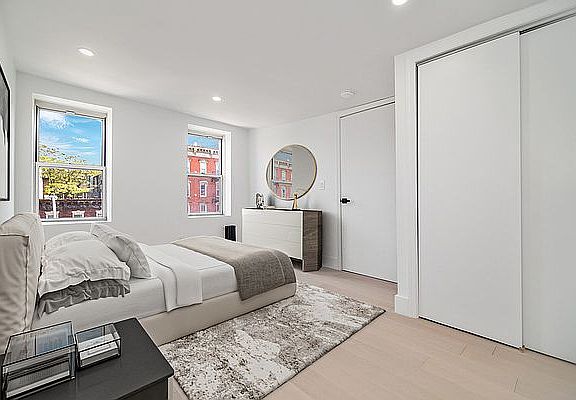 3rd image of 137 1st Ave #4R