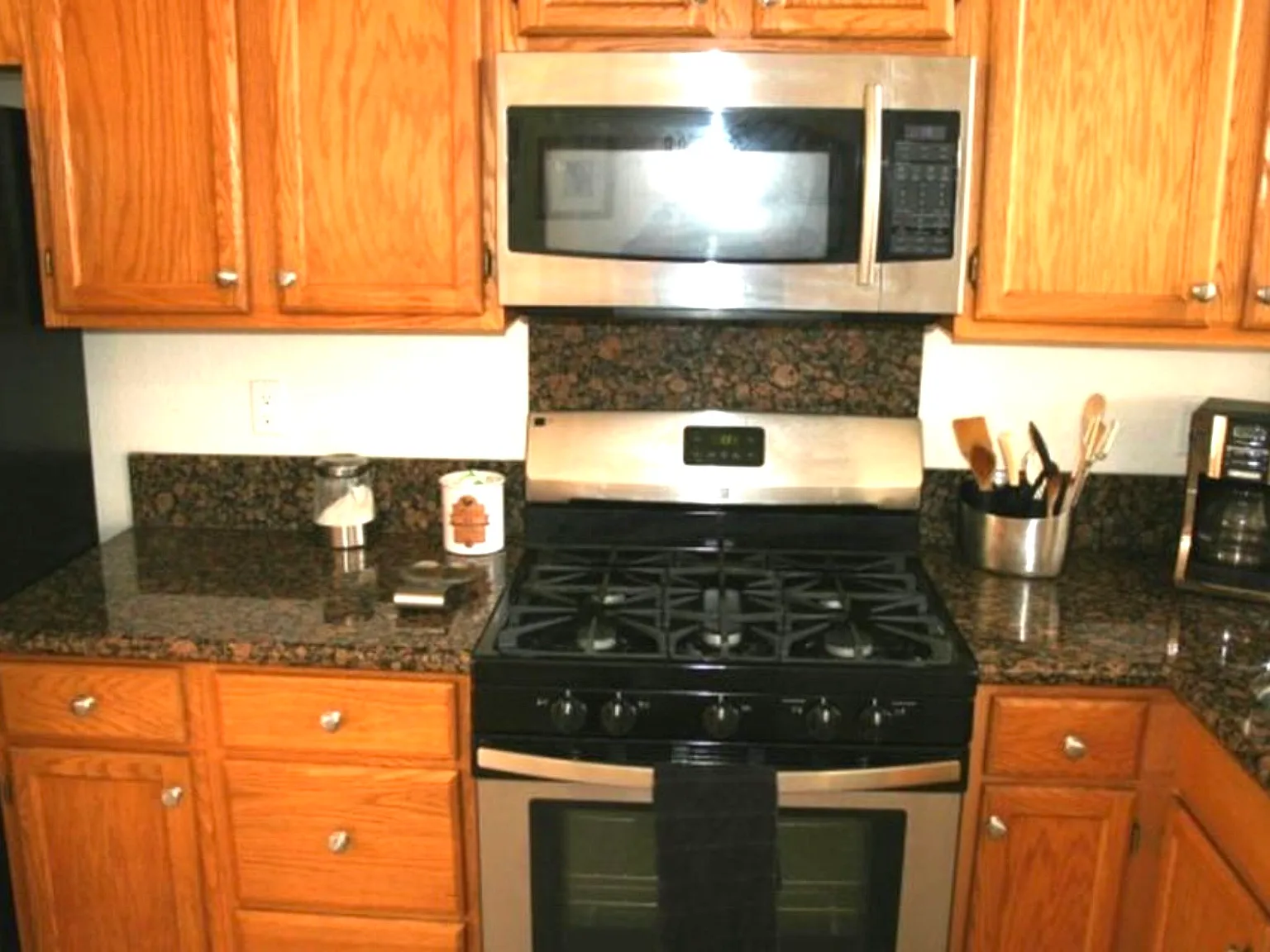 3 bed, 1488 sqft, $3,200 — Photo 4