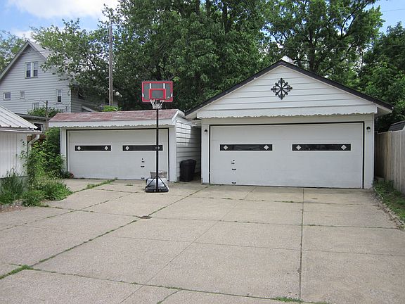 2nd image of 683 Washington St