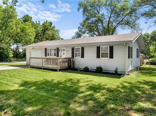 801 S Harding St, Oak Grove, MO 64075