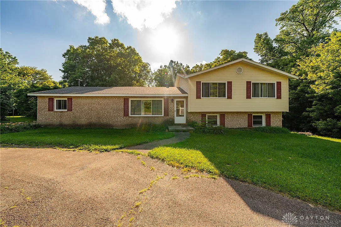 8300 Looney Rd photo 1