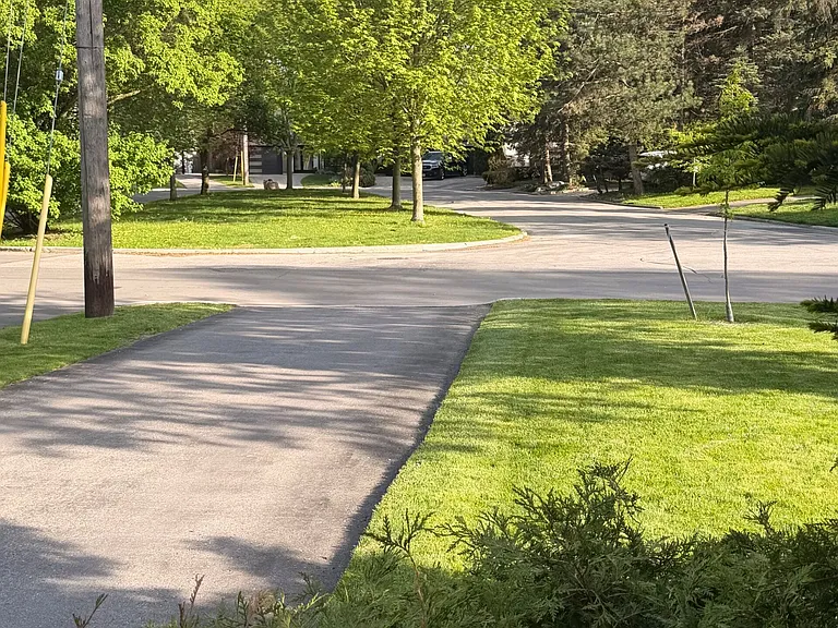 203 Three Valleys Dr — Photo 3